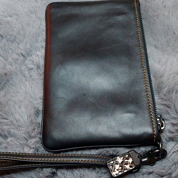 SOLD🥰 Coach 1941 exotic 21 wristlet wallet  in smooth glovetanned 🖤🩶🤍🩷 - Picture 5 of 15